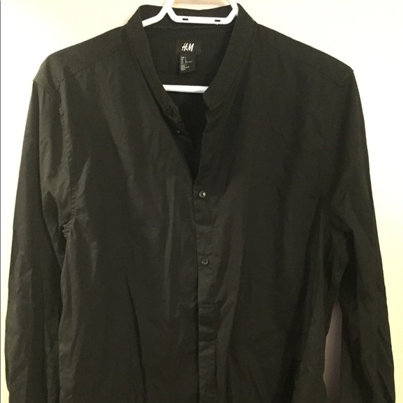 🆕-H&M buttoned up dress shirt - Picture 1 of 6